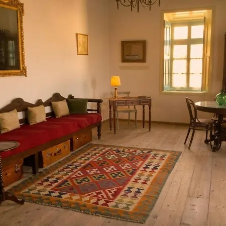 Smaragdi Traditional Mansion In Chora Vakantiehuis Pátmos