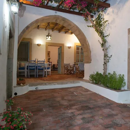 Smaragdi Traditional Mansion In Chora Vakantiehuis Pátmos