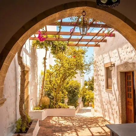 Vakantiehuis Smaragdi Traditional Mansion In Chora *