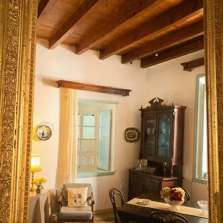 Vakantiehuis Smaragdi Traditional Mansion In Chora *